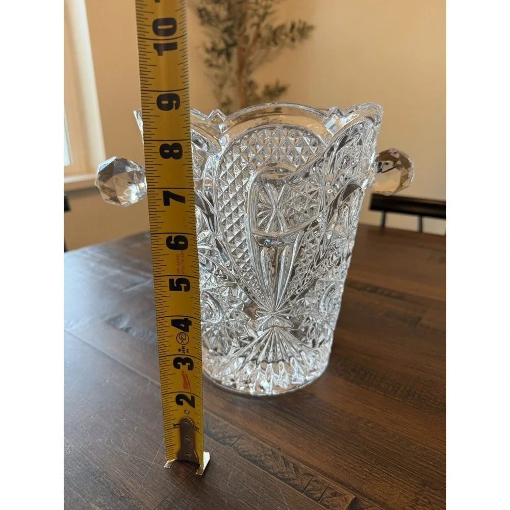 N/A beautiful vase